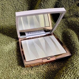 Anastasia BH Highlighter - Iced Out